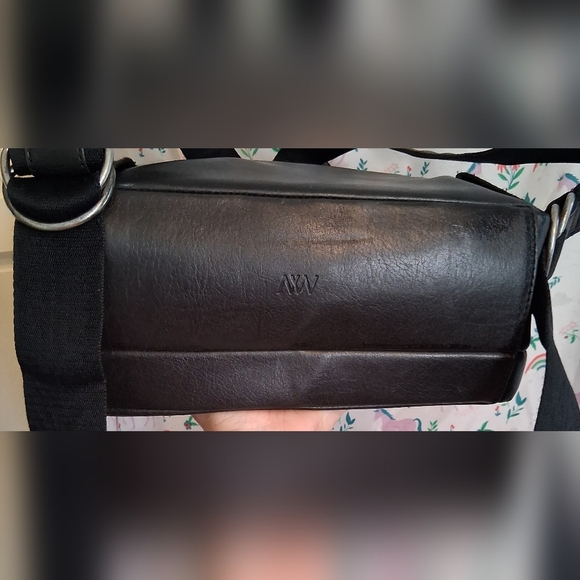 EUC Matt And Nat Black Smooth Vegan Leather School Work Laptop Backpack - Picture 5 of 16